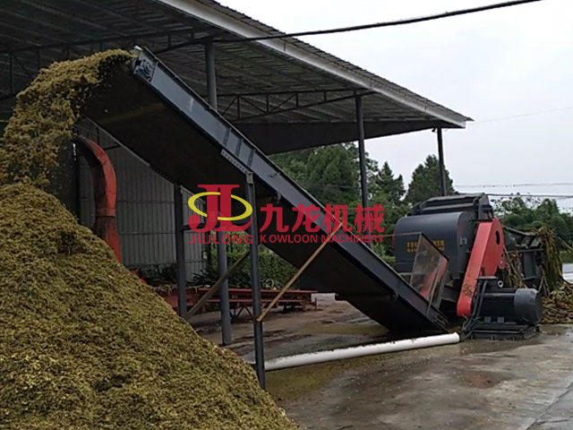 宜賓青貯秸稈粉碎現場(chǎng)